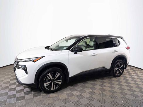 Certified 2025 Nissan Rogue SL w/ Tech Package AWD/4WD image 1
