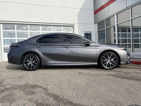 Used 2024 Toyota Camry SE image 27