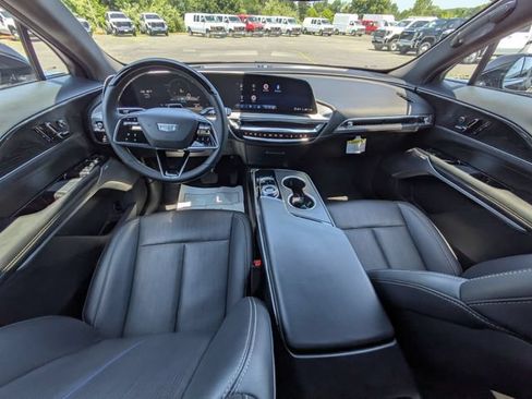 Used 2024 Cadillac Lyriq Luxury RWD image 31