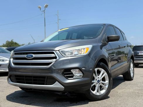 Used 2017 Ford Escape SE FWD image 8
