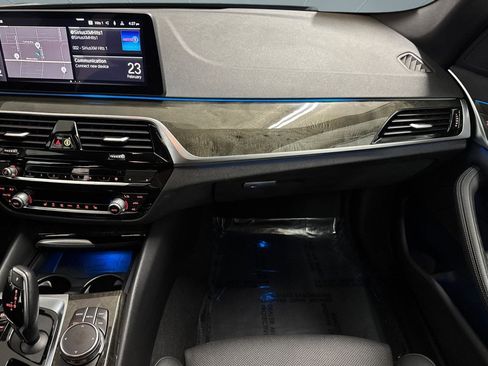 Certified 2023 BMW 530e image 29