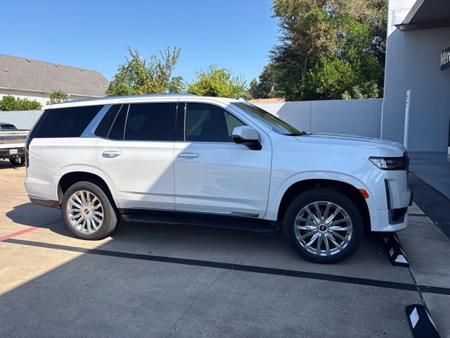 Used 2021 Cadillac Escalade Premium Luxury AWD/4WD image 2