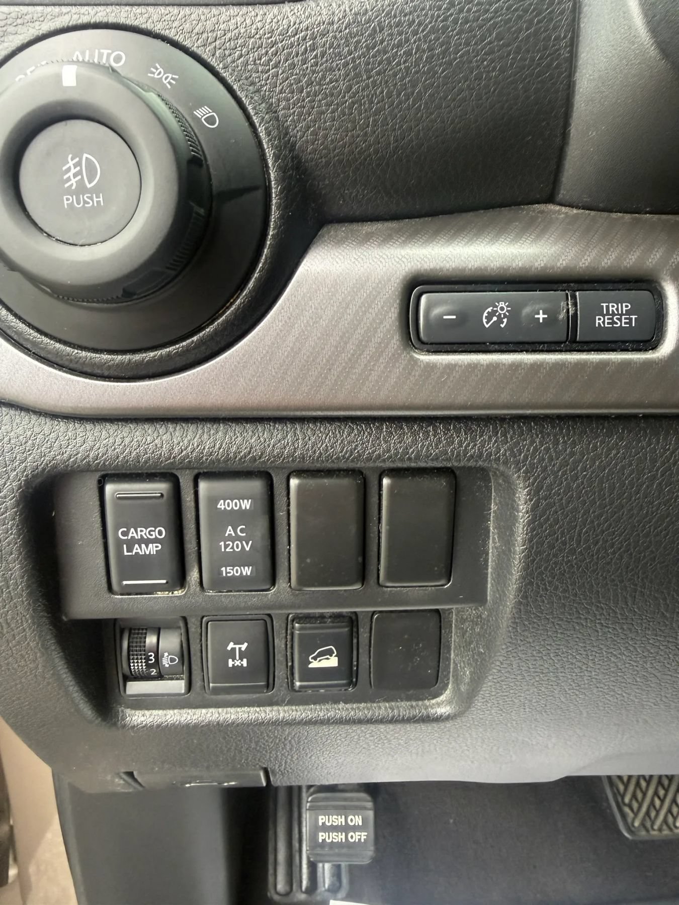 Used 2021 Nissan Titan PRO-4X w/ Pro-4x Convenience Package AWD/4WD image 26