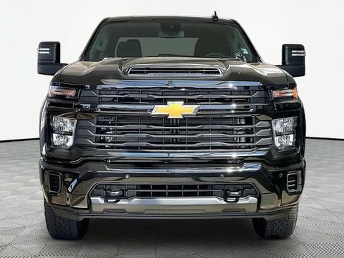 Used 2025 Chevrolet Silverado 2500 Custom w/ Custom Value Package AWD/4WD image 2