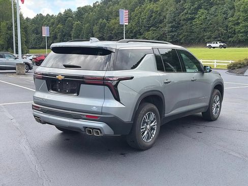 Used 2026 Chevrolet Traverse LT w/ LPO, Floor Liner Package AWD/4WD image 4