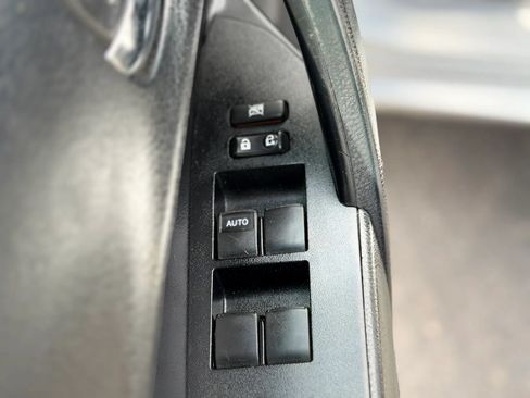 Used 2014 Toyota Corolla S FWD image 36