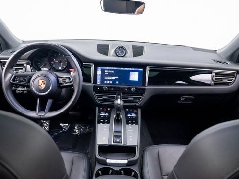 Certified 2026 Porsche Macan AWD/4WD image 11