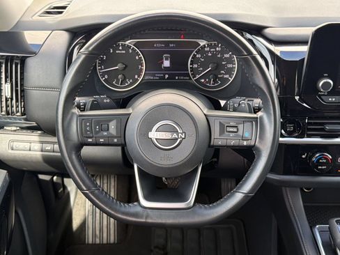 Used 2025 Nissan Pathfinder SV FWD image 15