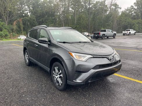 Used 2016 Toyota RAV4 LE AWD/4WD image 7