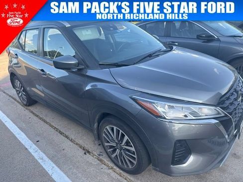Used 2023 Nissan Kicks SV FWD image 3