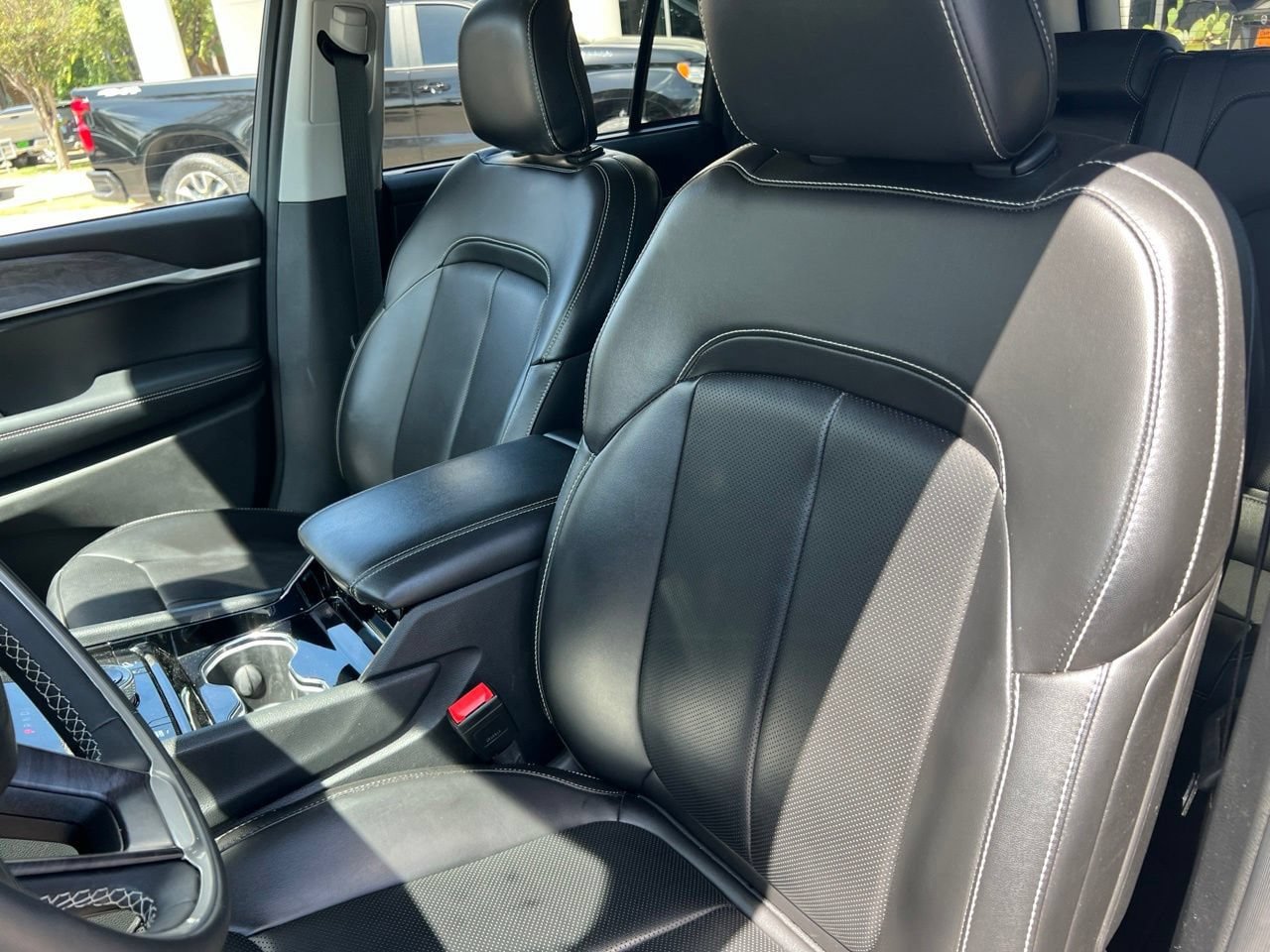 Used 2023 Jeep Grand Cherokee 4WD 4xe w/ Luxury Tech Group II image 10