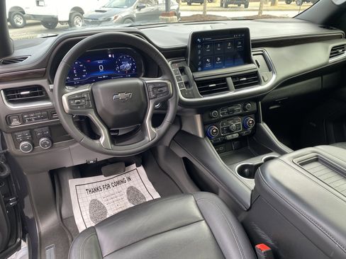 Used 2023 Chevrolet Suburban Z71 image 35