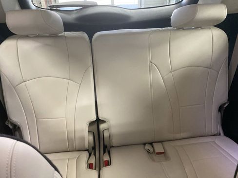 Used 2023 Buick Enclave Essence w/ LPO, Floor Liner Package AWD/4WD image 17