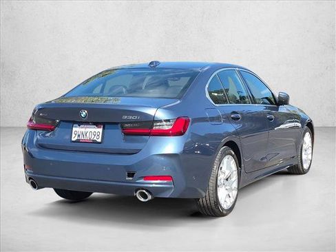 Used 2026 BMW 330i xDrive Sedan w/ Premium Package AWD/4WD image 5