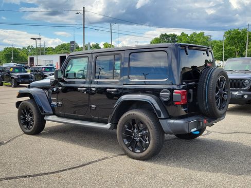 Used 2024 Jeep Wrangler Unlimited Sahara w/ Safety Group AWD/4WD image 3