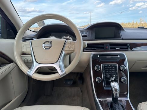 Used 2013 Volvo XC70 T6 image 11