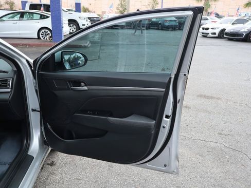 Used 2018 Hyundai Elantra Value Edition FWD image 12
