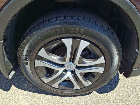 Used 2017 Toyota RAV4 LE AWD/4WD image 8
