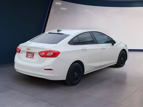 Used 2017 Chevrolet Cruze LS FWD image 5