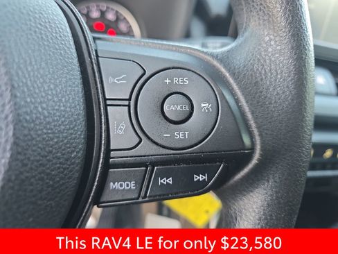 Used 2022 Toyota RAV4 LE image 22