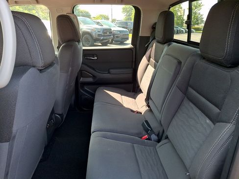Used 2024 Nissan Frontier SV w/ Technology Package AWD/4WD image 10