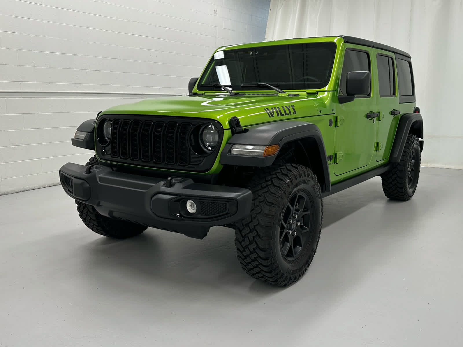 Used 2025 Jeep Wrangler Unlimited Sport AWD/4WD image 4