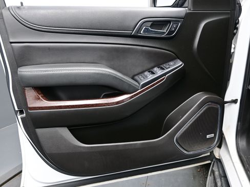 Used 2018 GMC Yukon SLE w/ SLE Value Package image 9