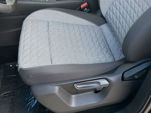 Used 2025 Volkswagen Tiguan S image 17