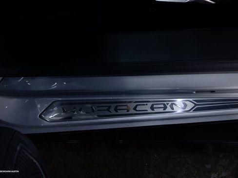 Used 2021 Lamborghini Huracan EVO image 23