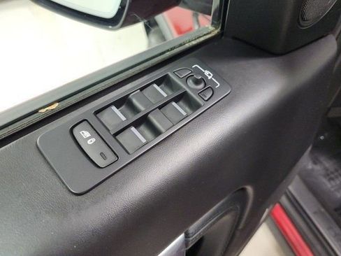 Used 2020 Land Rover Discovery Sport SE image 25