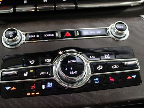 Used 2022 Lincoln Aviator Reserve w/ Elements Package Plus image 33