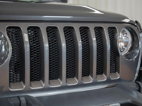 Used 2018 Jeep Wrangler Unlimited Sport S AWD/4WD image 11