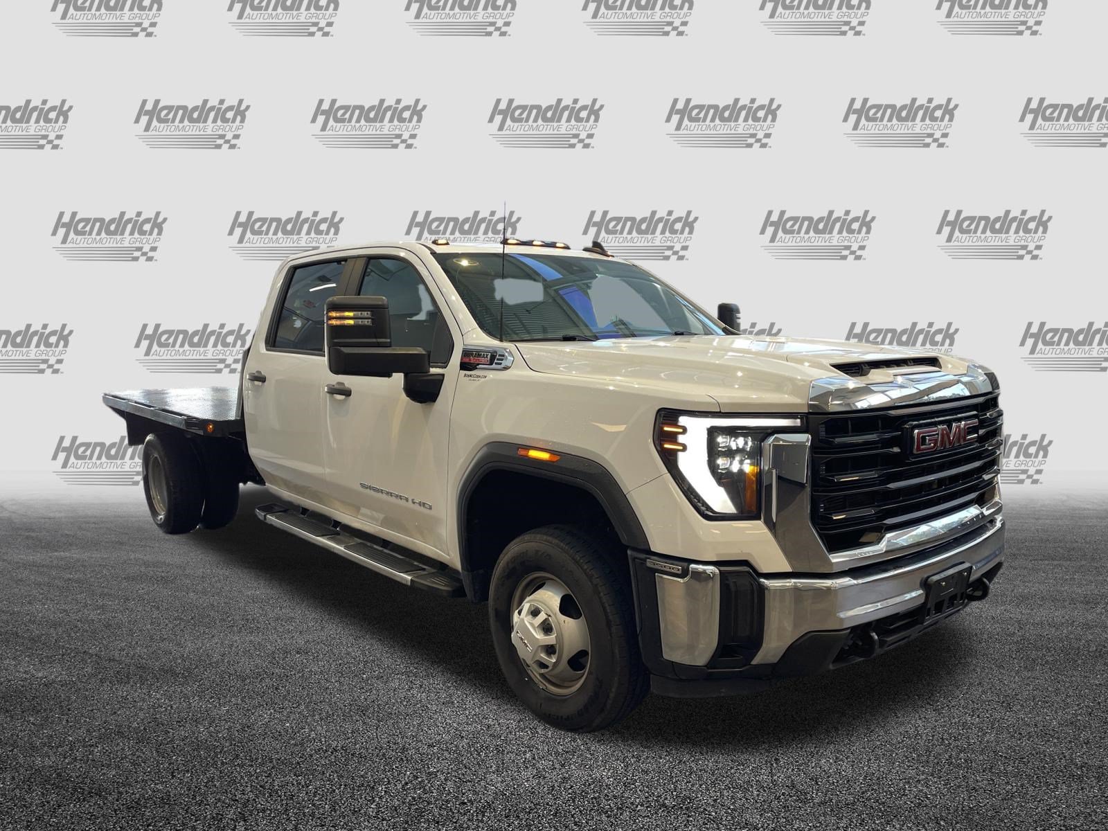 Used 2024 GMC Sierra 3500 Pro w/ Convenience Package AWD/4WD image 2