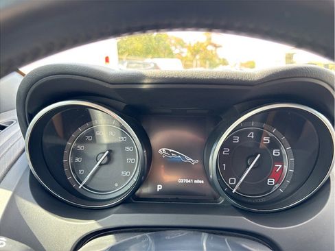 Used 2014 Jaguar F-TYPE Convertible image 23