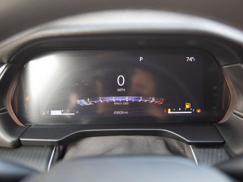 Used 2023 Jeep Grand Cherokee Laredo image 7