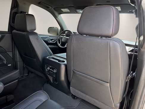 Used 2024 Chevrolet Tahoe RST w/ Luxury Package AWD/4WD image 12