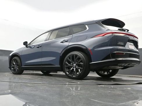 Used 2025 Toyota Crown Signia w/ Advanced Technology Package image 25