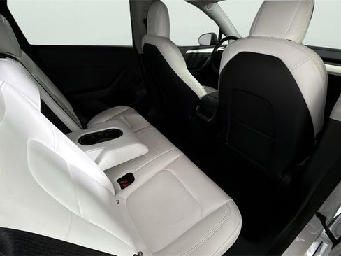 Used 2022 Tesla Model Y Performance image 40