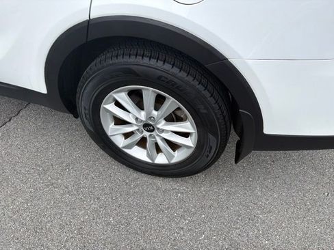 Used 2020 Kia Sorento L FWD image 7