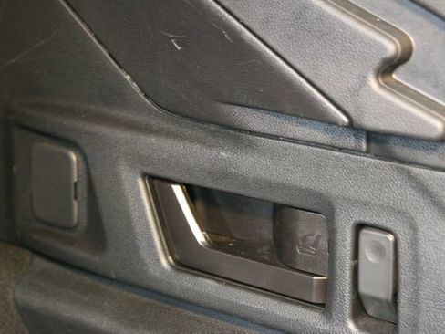 Used 2025 Subaru Outback Premium w/ Popular Package #1A image 17