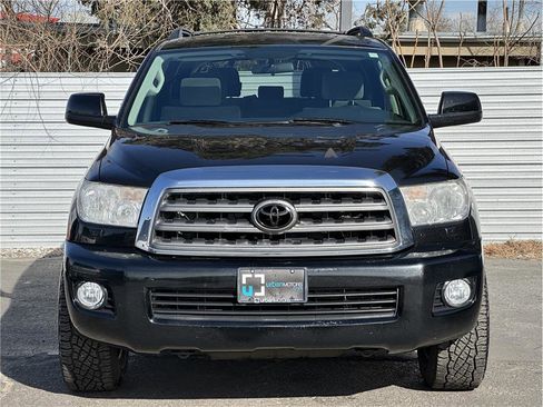 Used 2017 Toyota Sequoia SR5 image 7