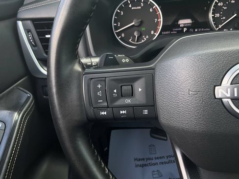 Used 2025 Nissan Rogue SV FWD image 33