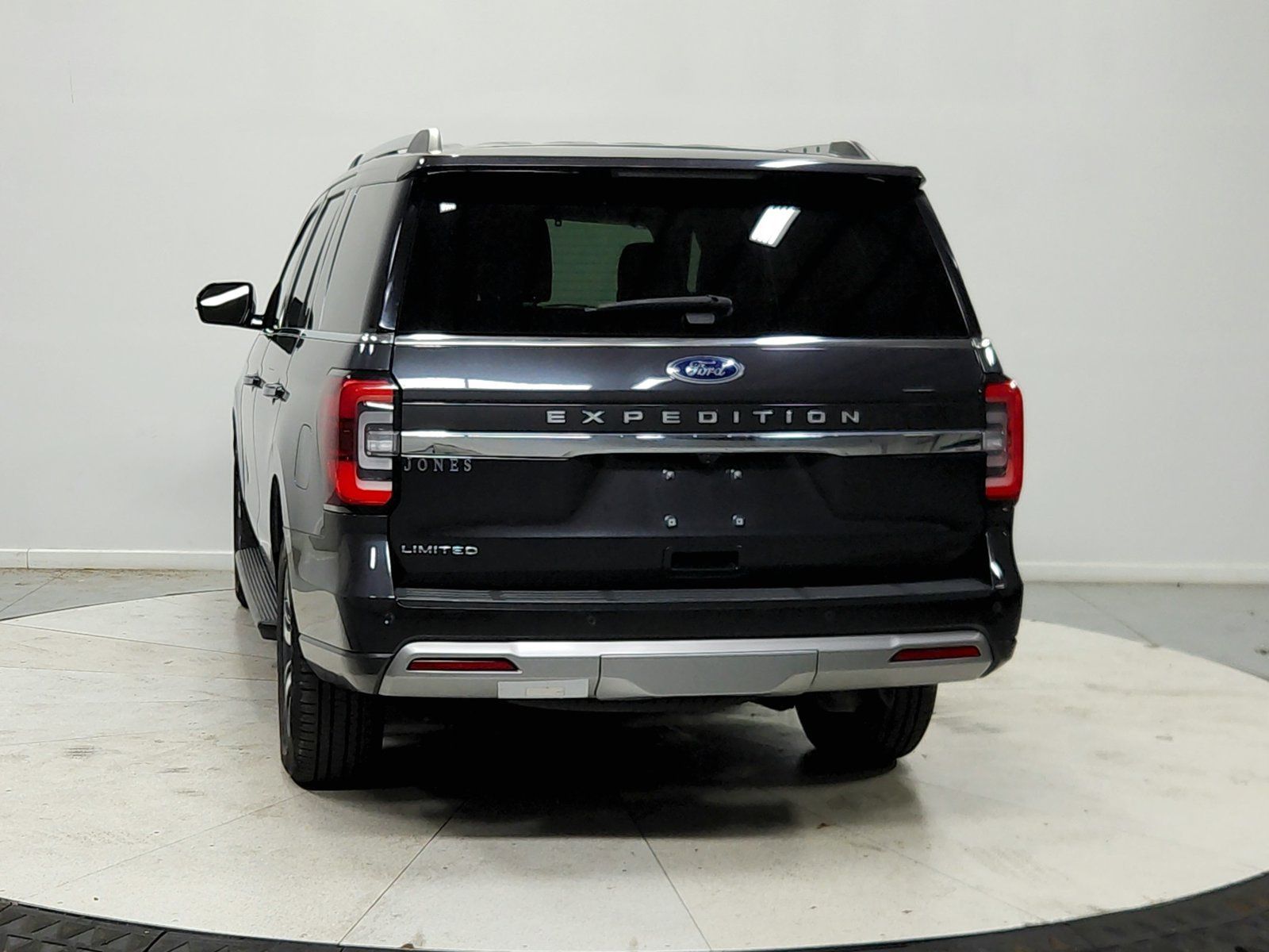 Used 2024 Ford Expedition Limited RWD image 7