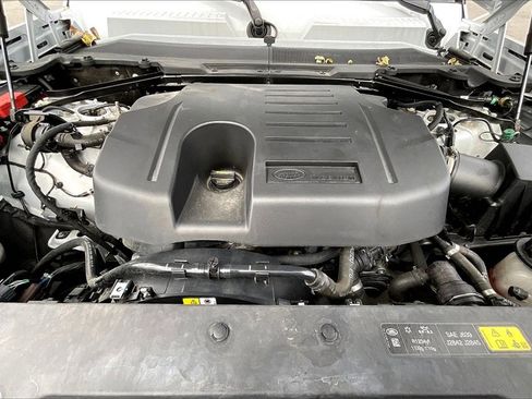 Certified 2023 Land Rover Defender 130 SE image 31