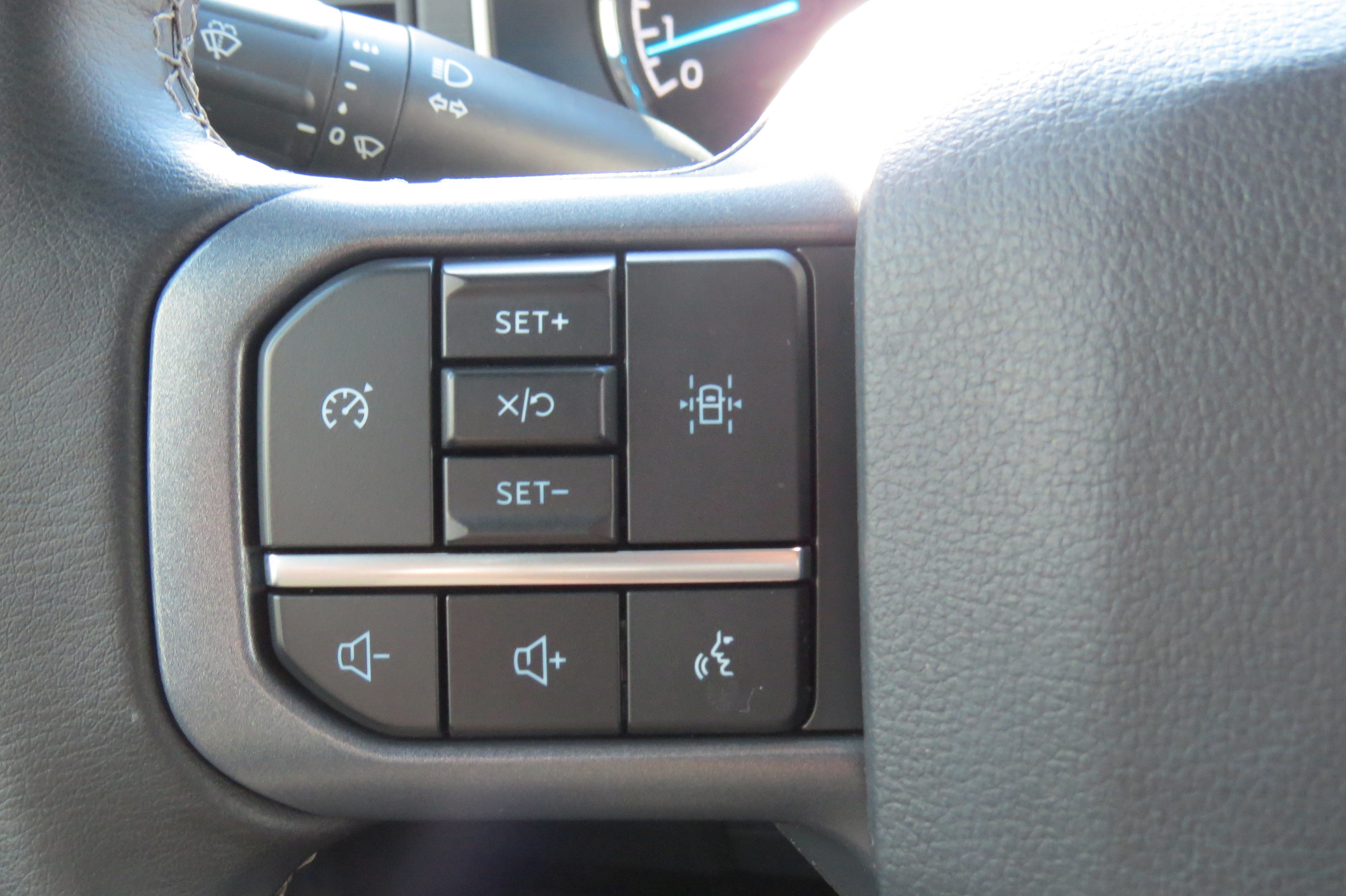 Used 2023 Ford F150 XLT w/ Equipment Group 302A High AWD/4WD image 18