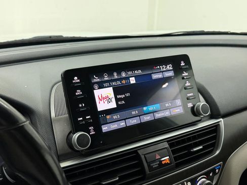 Used 2021 Honda Accord Touring image 23