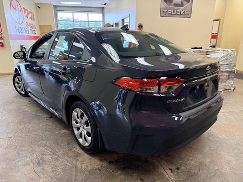 Used 2024 Toyota Corolla LE FWD image 7