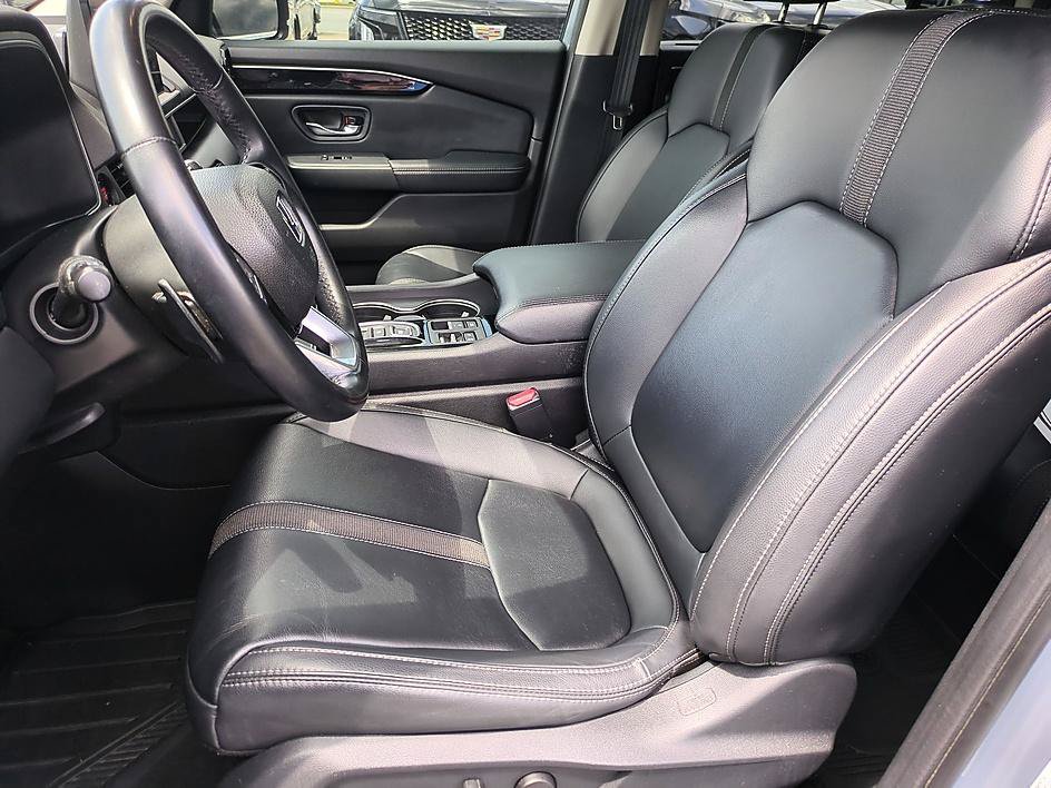Used 2024 Honda Pilot Touring image 14