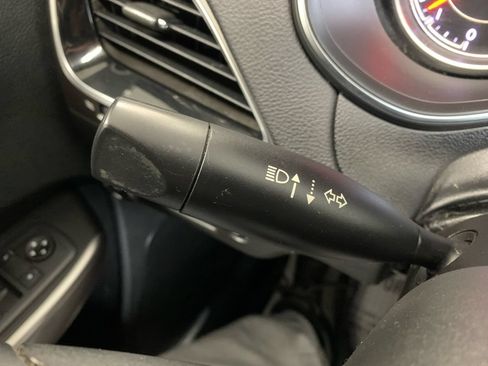 Used 2019 Jeep Cherokee Limited w/ Technology Group AWD/4WD image 39