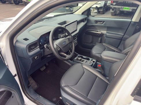 New 2026 Ford Maverick Lariat w/ Black Appearance Package image 17